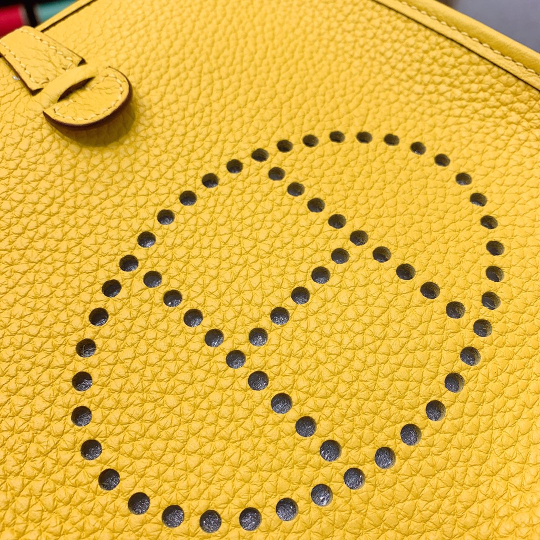 에르메스 미니 에블린16 라임 옐로우 은장 끌레망스 가죽